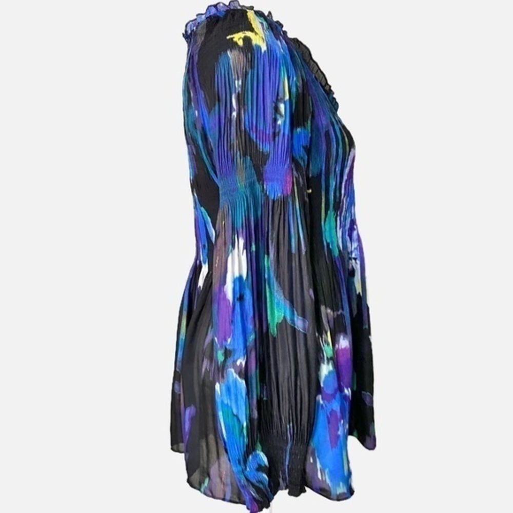 Melissa Paige Semi-Sheer Ruffle V-Neck Floral Top
Blouse Multicolor - Picture 2 of 8